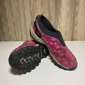 Merrell Satellite Moc Kid's 2 Print Berry Nordic Pink Slip On Hiking Trail Shoes